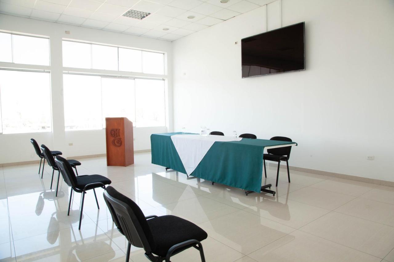 Holiday Suites Tacna Exterior foto