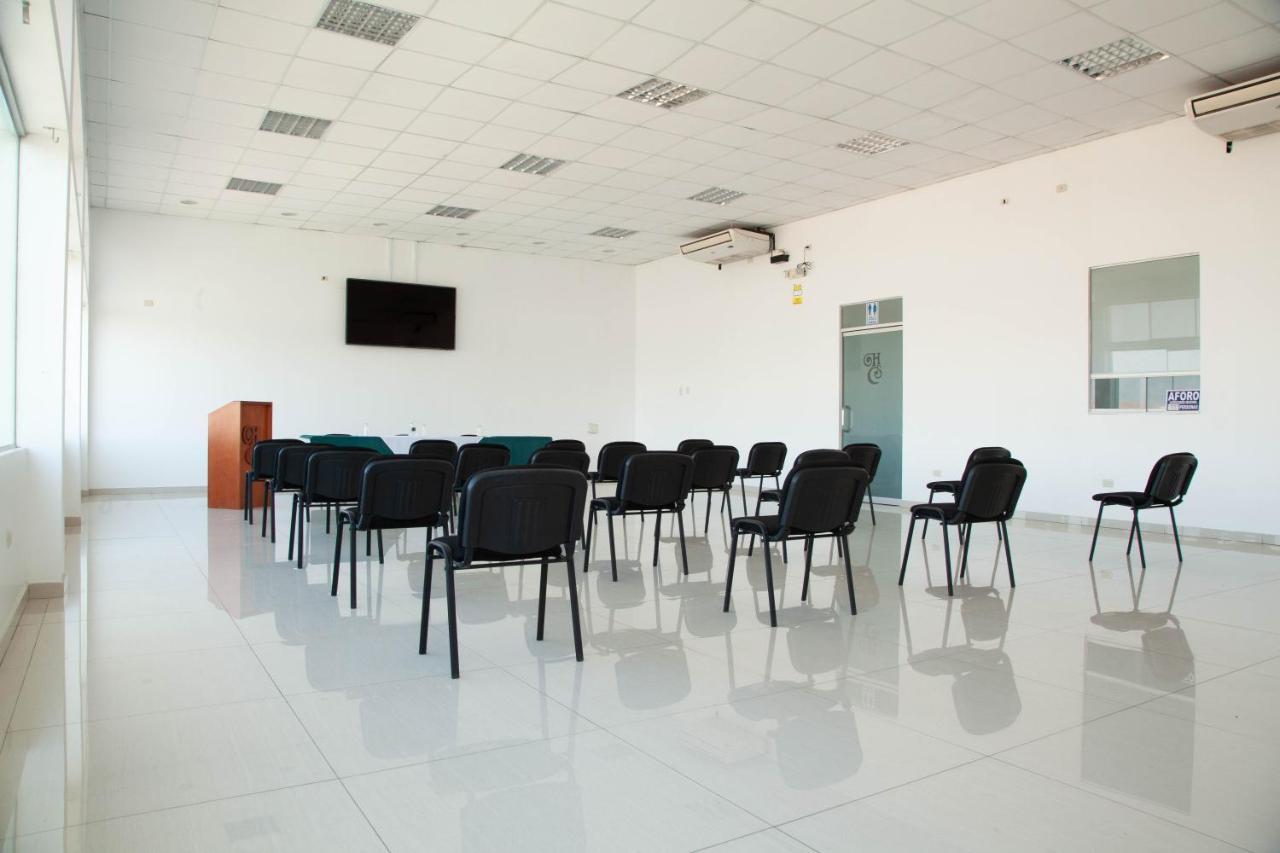 Holiday Suites Tacna Exterior foto