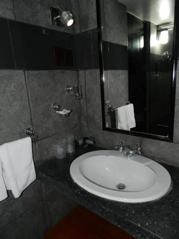 Holiday Suites Tacna Exterior foto